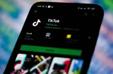 Primera prohibición de redes sociales del mundo entra en vigor en Australia