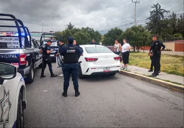 Policías de Pachuca detienen a cuatro personas tras operativo.