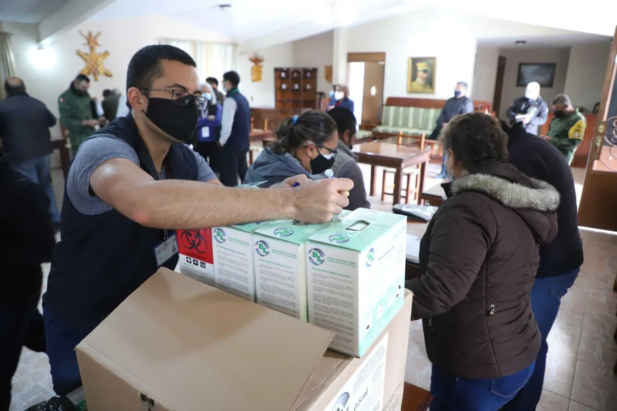 Llega segundo lote con mil 950 vacunas para Hidalgo