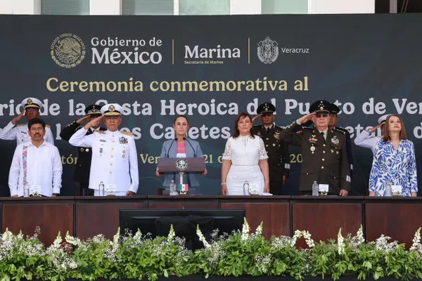 La presidenta Claudia Sheinbaum en el aniversario de la defensa del Puerto de Veracruz