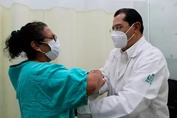 Médicos hidalguenses dejaron vacantes plazas en municipios indígenas