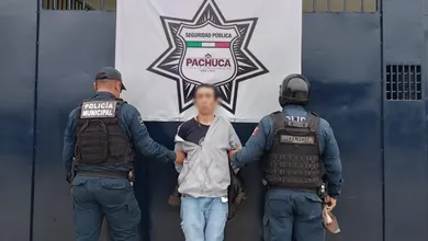 Detienen a sujeto por robo de autopartes y posesión de presunto narcótico en Pachuca