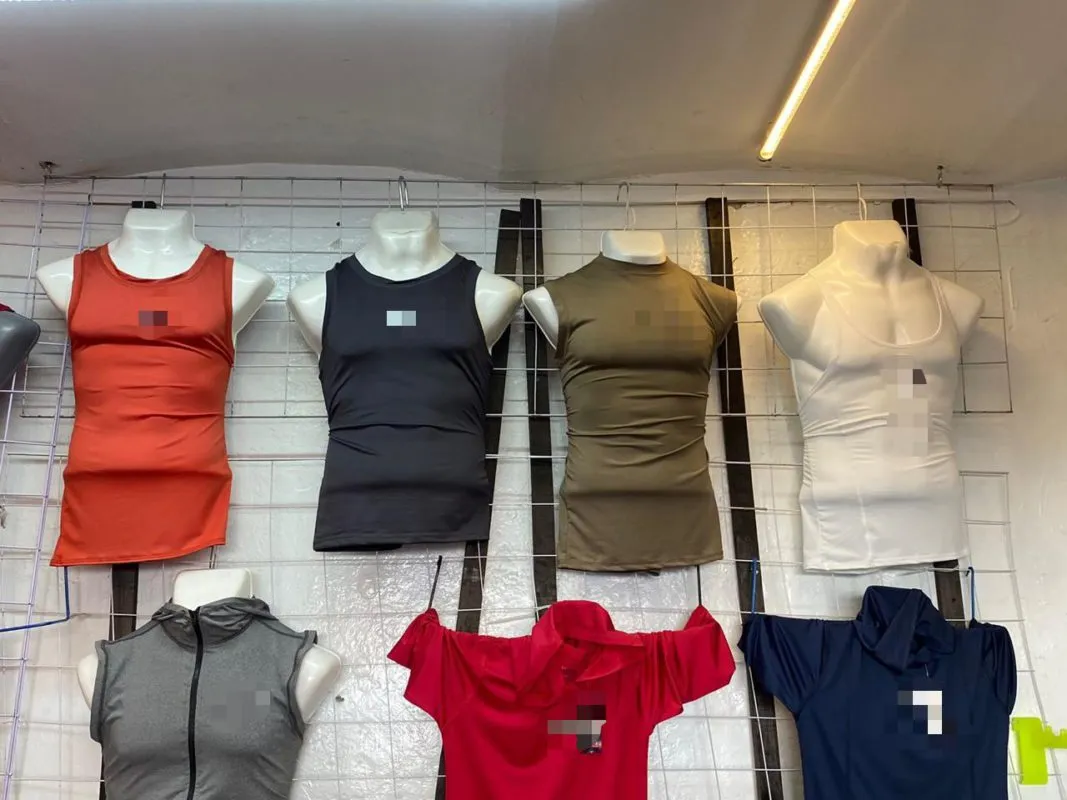 Aseguran ropa pirata en el centro de Pachuca