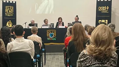 Lejos de plantear un ajuste de cuentas, la autora presenta un balance