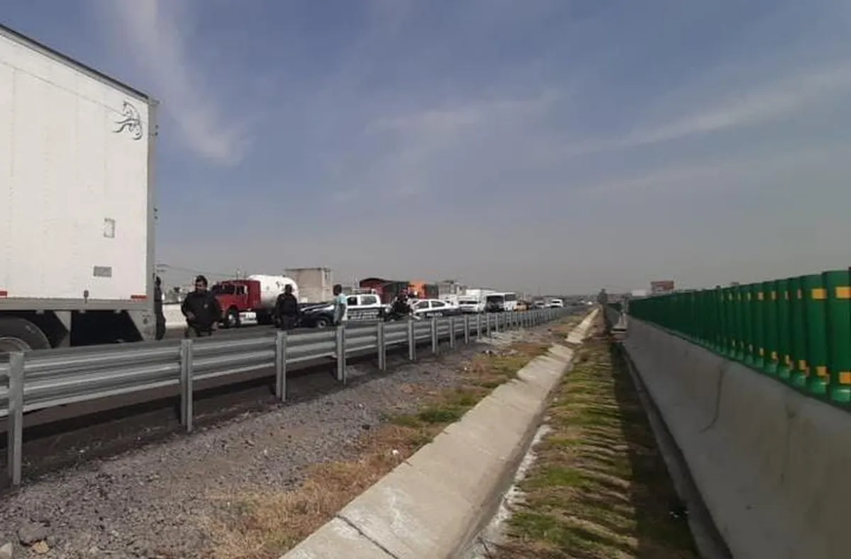 Asaltan a transportista sobre la autopista México-Pachuca