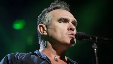 Otra vez, Morrissey cancela conciertos en CDMX y Guadalajara por agotamiento extremo. Fans expresan su decepción ante el anuncio de última hora.