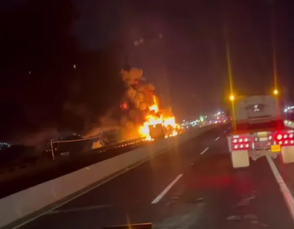 Explosión de tractocamión en el Arco Norte