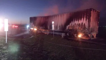 Autopista Arco Norte: chocan y se incendian dos tractocamiones