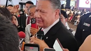 Gobernador de Hidalgo Julio Menchaca