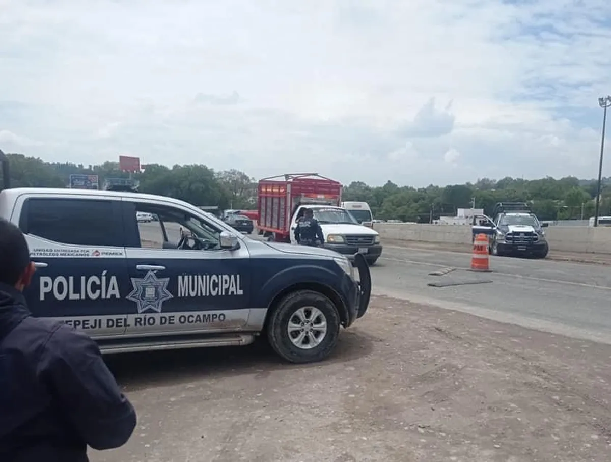 Hallan cadáver de un hombre en lote baldío de Tepeji del Río