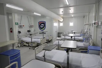 Pandemia por Covid registra el nivel más bajo de contagios en cuatro meses