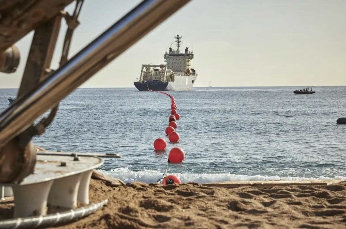 Meta tenderá cable submarino de 50 mil km en cinco continentes