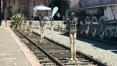 Migratio Animae transforma el ferrocarril en un viaje entre memoria y olvido. Conócelo hasta diciembre, entrada gratuita.