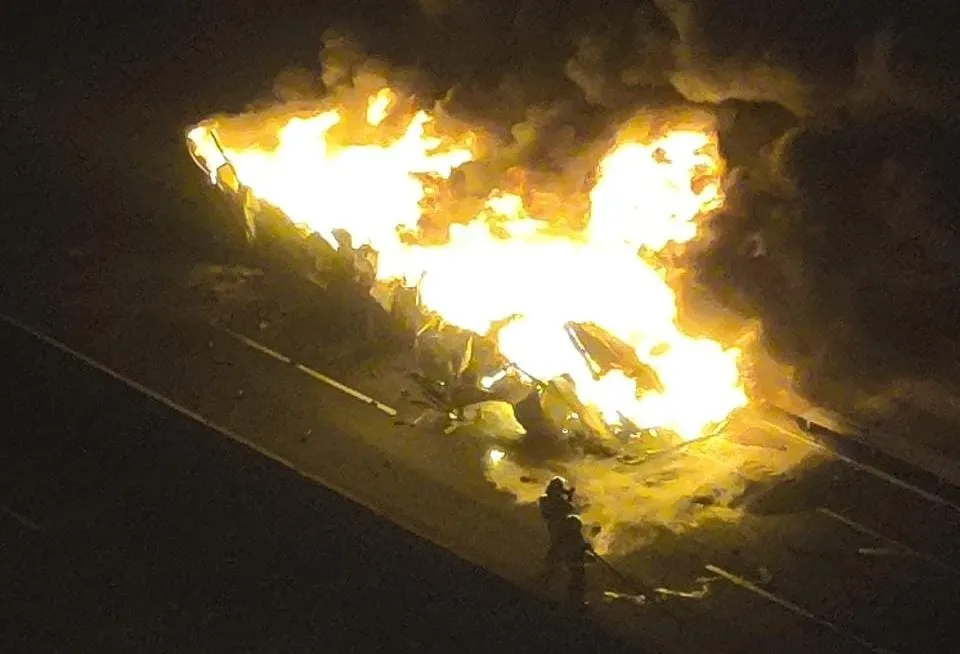 Explosión de tractocamión causa cierre en el Arco Norte