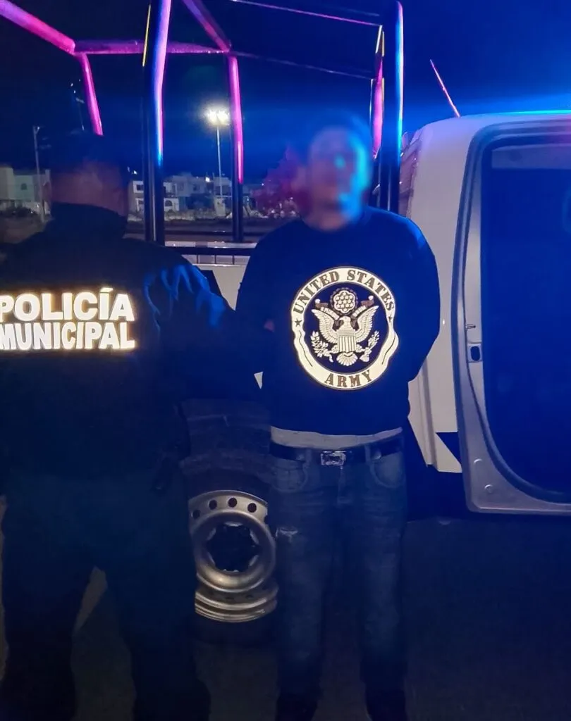 Detienen a dos por robo de motocicleta en Hidalgo