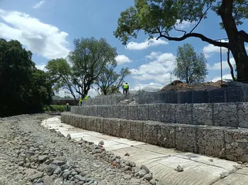 No solo se trata de contener el agua: el proyecto contempla senderos, árboles nativos y nuevas medidas para transformar la zona del río Tula.
