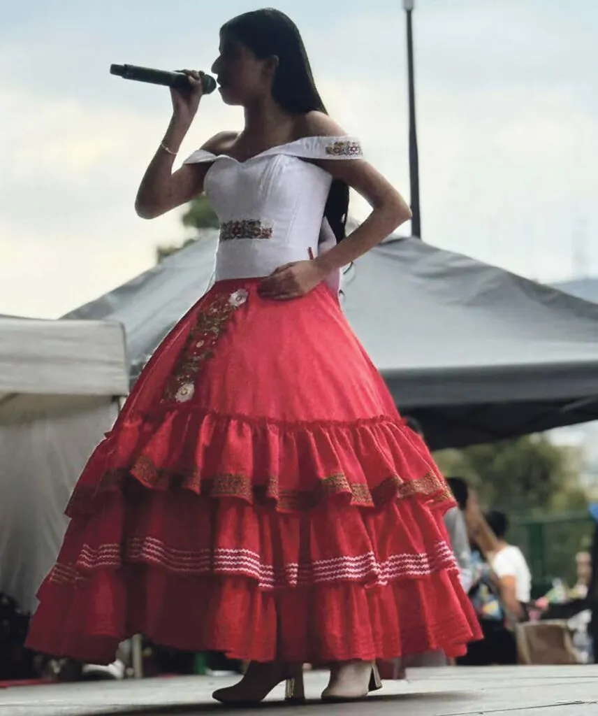 Darlyn Esparza, una jovenvoz del regional mexicano