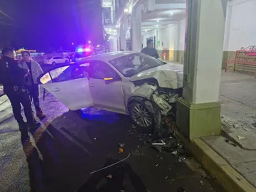 Ajacuba: sujeto insulta a policías y se estrella tras persecución