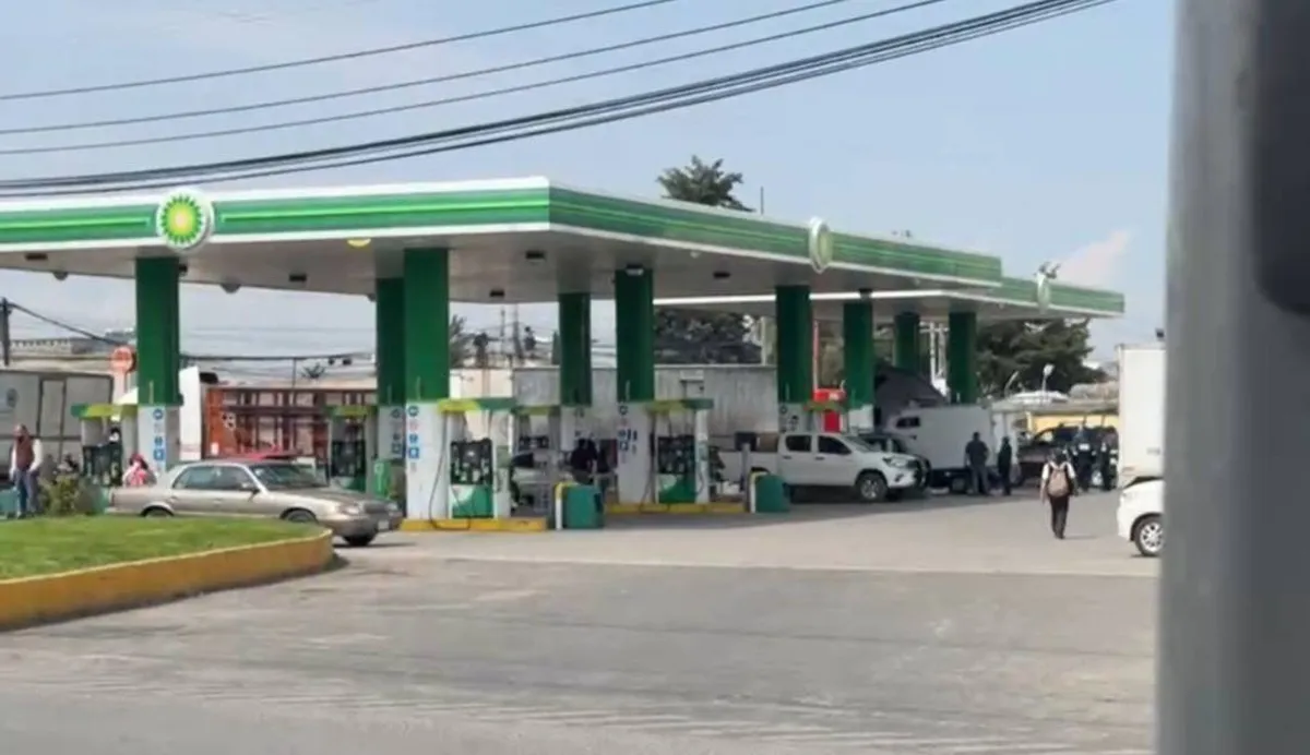 Trailero pierde la vida en gasolinera sobre la Toluca-Naucalpan