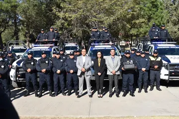 Entregan equipamiento y patrullas a policías en Tizayuca