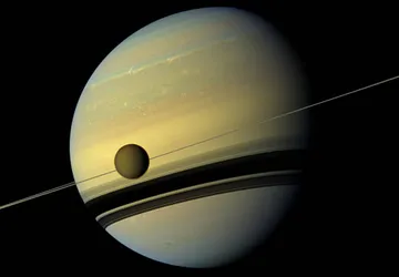 NASA halla un componente clave para la vida en una luna de Saturno