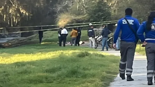 Patrullas y peritos en zona acordonada por hallazgo.