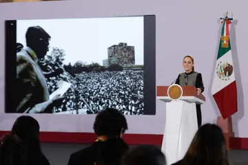 Claudia Sheinbaum rinde homenaje a Cuauhtémoc Cárdenas