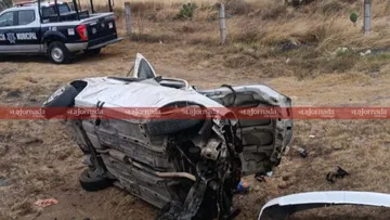 Vuelca chevy en la carretera México-Tulancingo; 2 lesionados