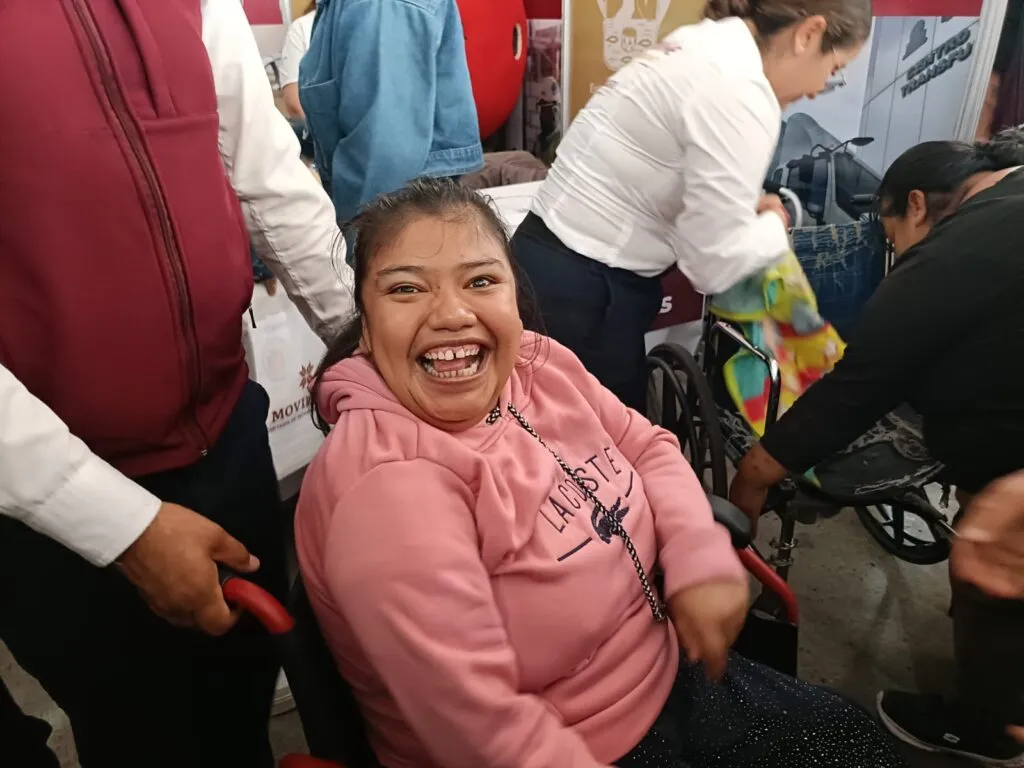 Apoyo directo: así entregan las sillas de ruedas en Hidalgo