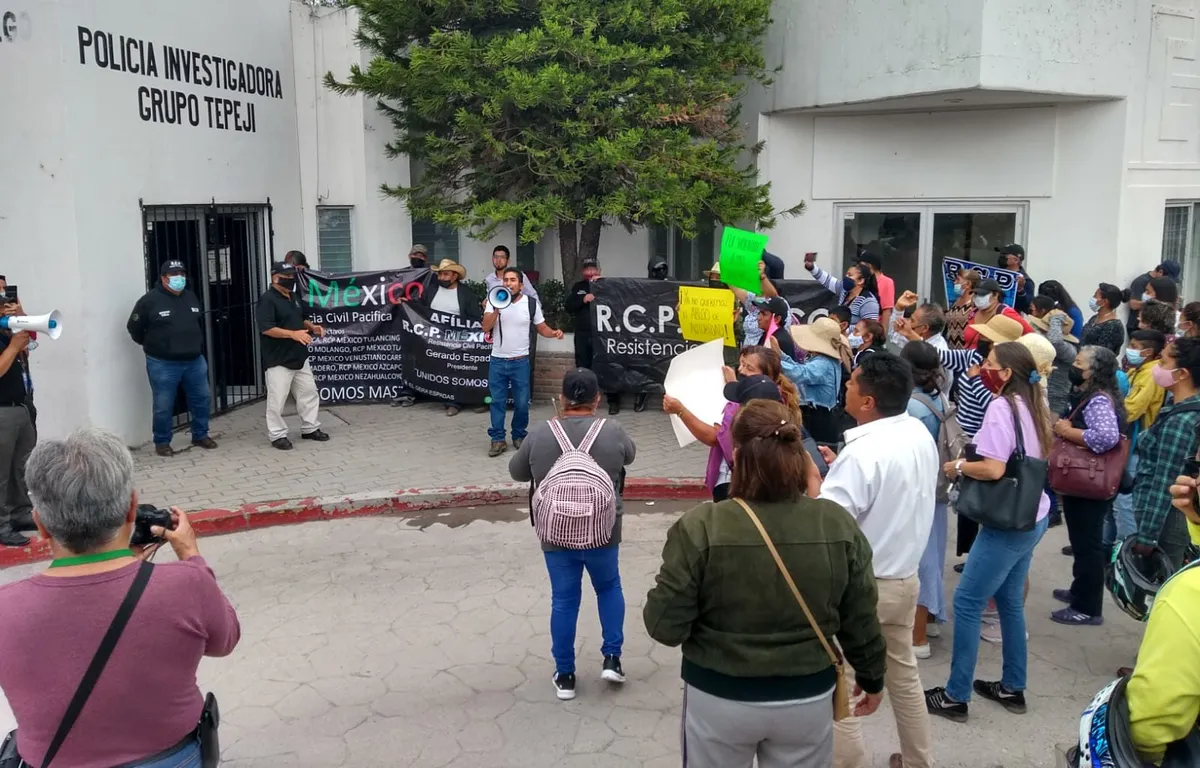 Destituyen a dos mandos policíacos de Tepeji por acusación de abuso de la fuerza