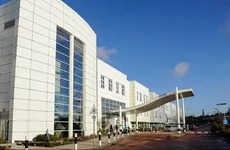 Acusan a médico británico de agresións exual contra 38 pacientes