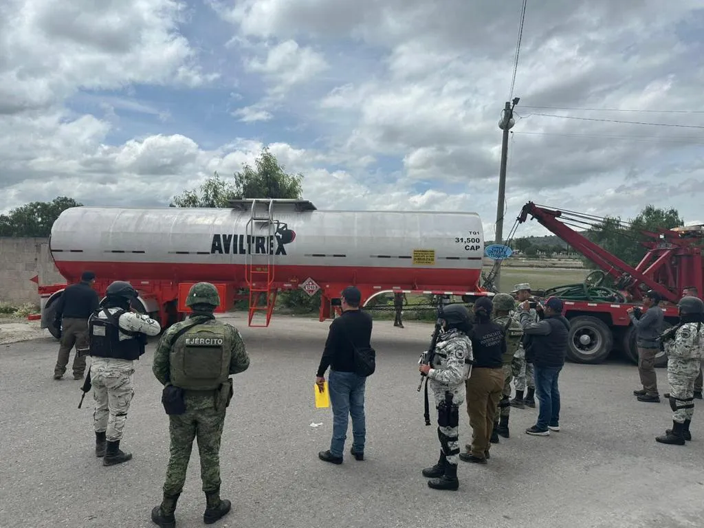 Aseguran 24 mil litros de combustible en Tula de Allende