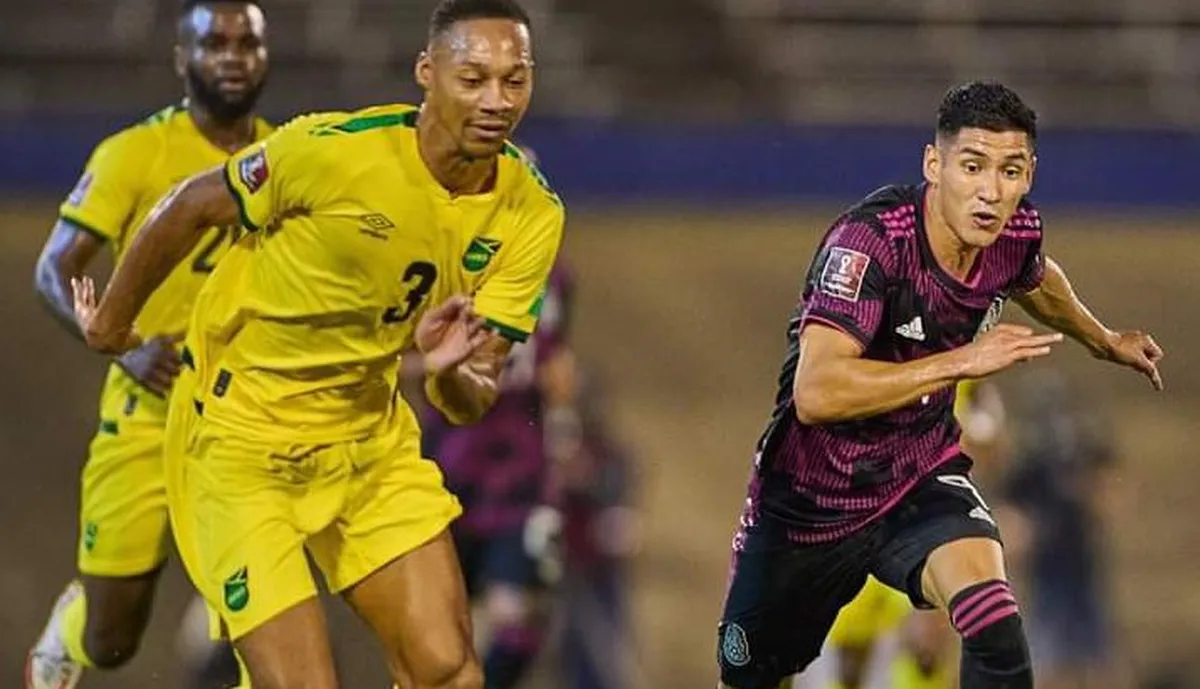 Con apuros, México se impone 2-1 a Jamaica