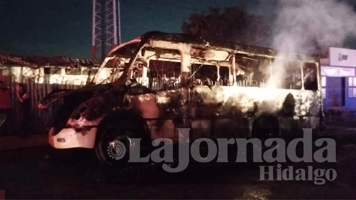 Incendian autobús de pasajeros en Tizayuca
