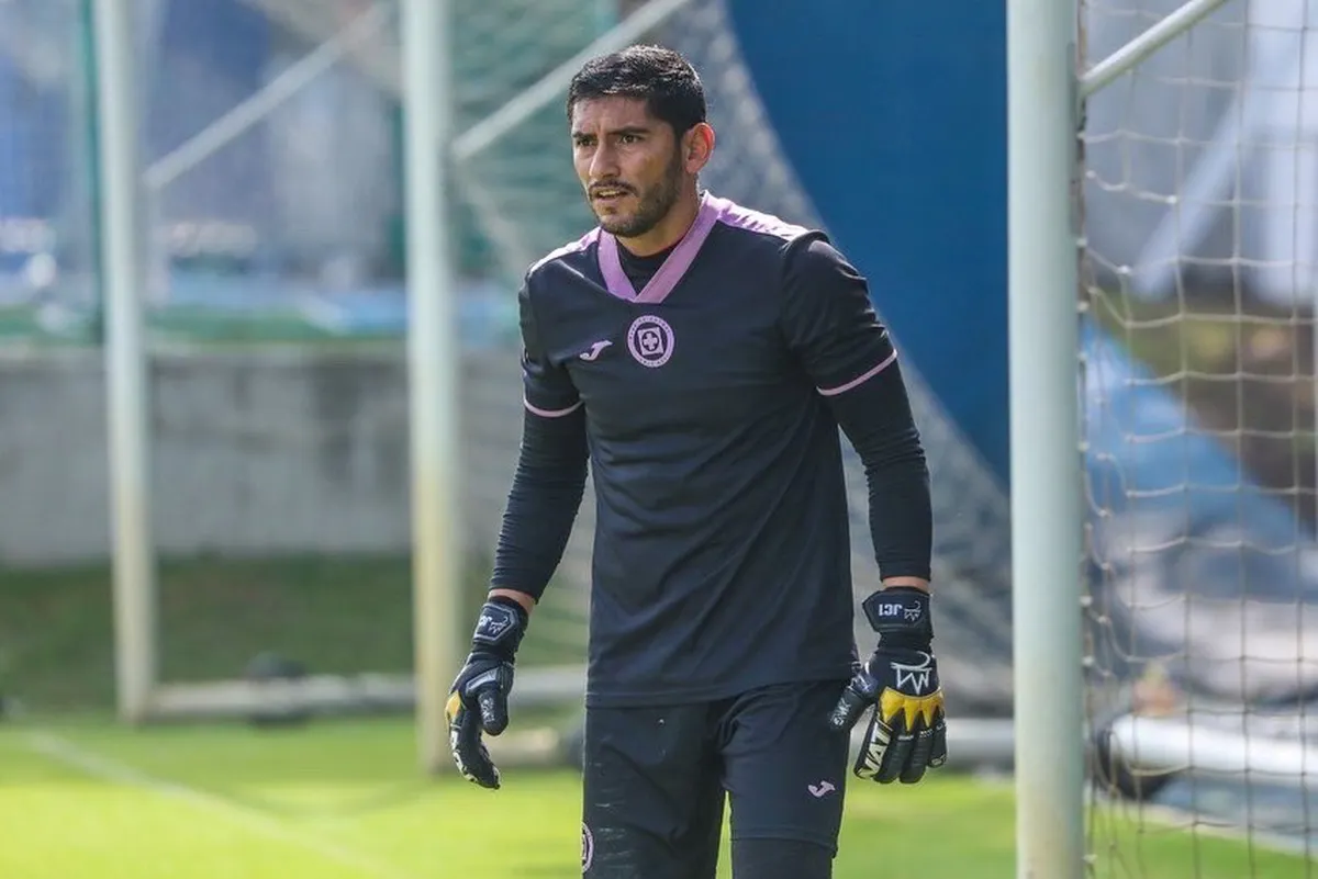 Jesús Corona busca retirarse con el Cruz Azul