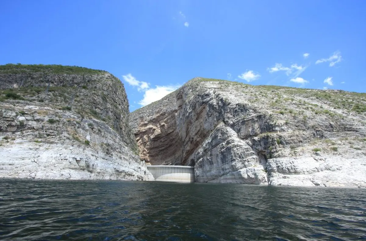 Por tercera ocasión, CFE mantiene desfogue controlado de la presa Zimapán