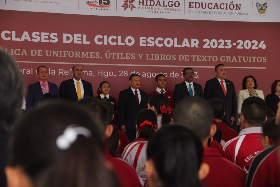 ¡Atención papás! Gobierno entregará uniformes, útiles escolares y libros a 610 mil estudiantes
