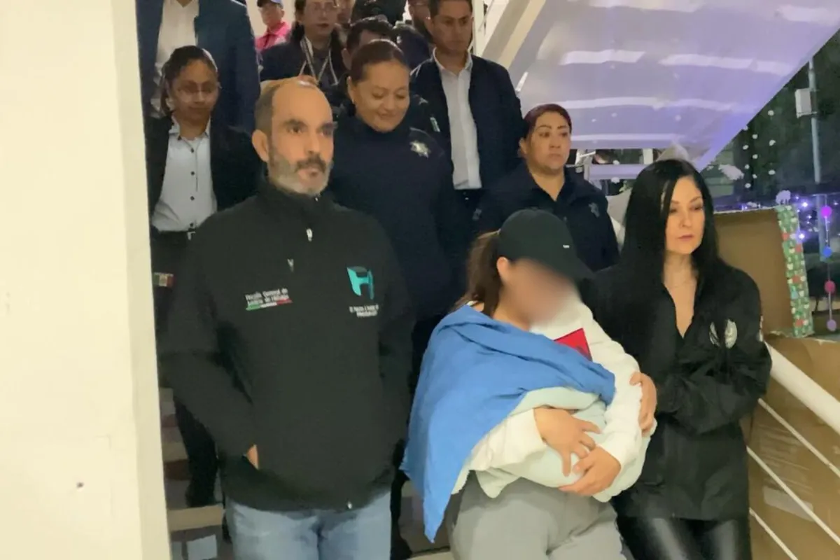 Recién nacido sustraído regresa a casa con sus padres gracias a la coordinación de autoridades