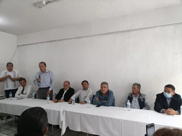Transportistas exigen aumento de pasaje y amenazan con paro en Tula-Tepeji