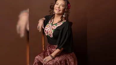 a actriz presenta Corazón de barro, un disco donde confluyen la memoria, las raíces mexicanas y una búsqueda artística que comenzó mucho antes de la fama