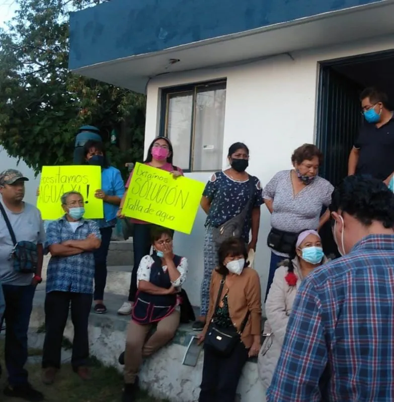 Mujeres sufren más la escasez del agua