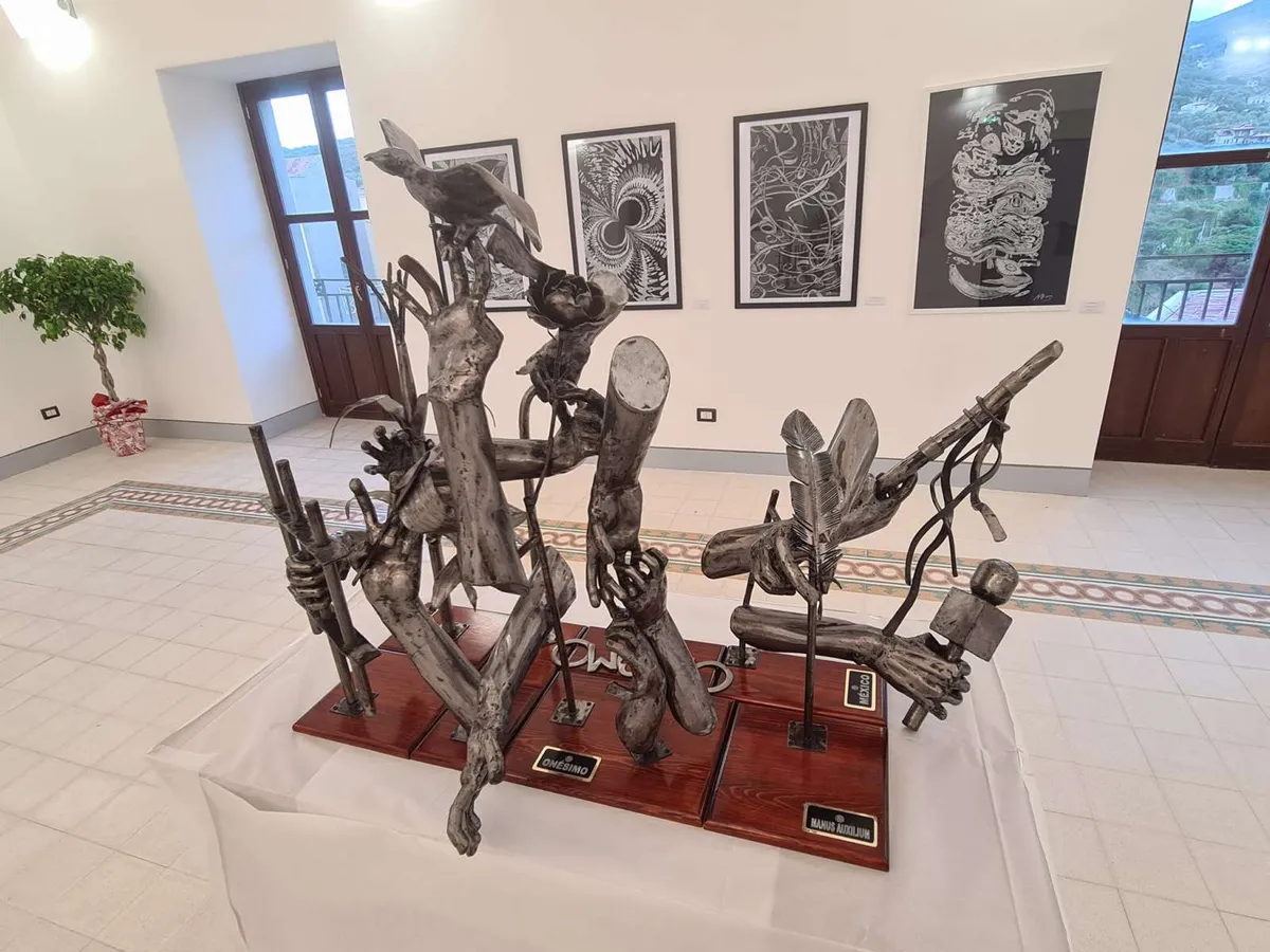 Exhiben en Festival de Cine y Arte italiano “Manus Auxilium” de artista hidalguense