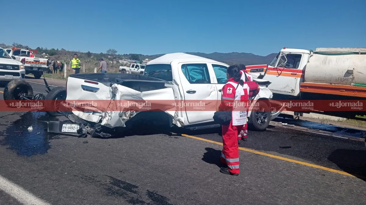 Tulancingo: carambola en la México-Tuxpan entre tráiler, pipa y vehículos, deja tres lesionados