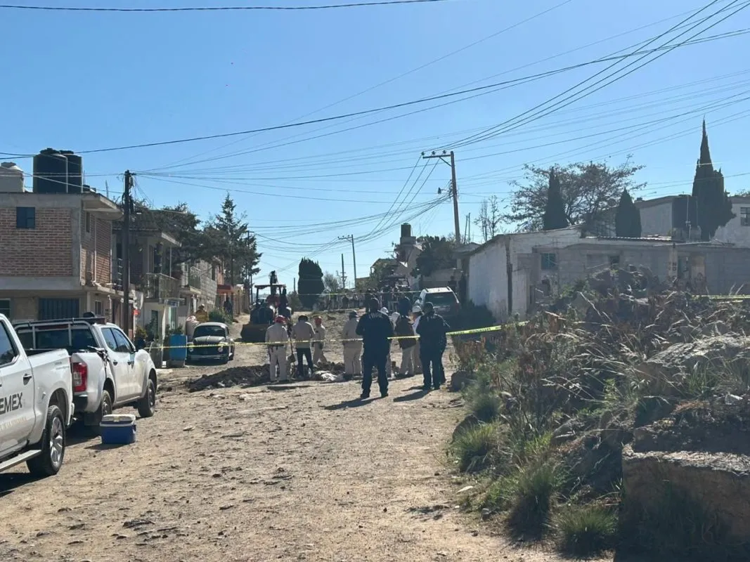Cuautepec: desalojan 20 viviendas por fuga de huachicol