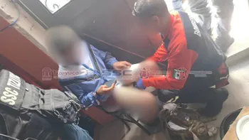 Menor de 12 años se dispara accidentalmente al manipular un arma en Tizayuca