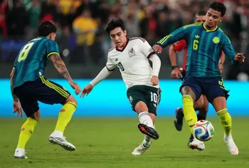 Gilberto Mora autor del gol del empate contra Colombia