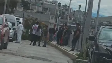 Vecinos fuera del predio