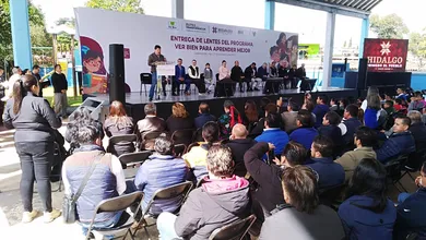 Entregan 20 mil lentes gratuitos para fortalecer el aprendizaje de estudiantes hidalguenses