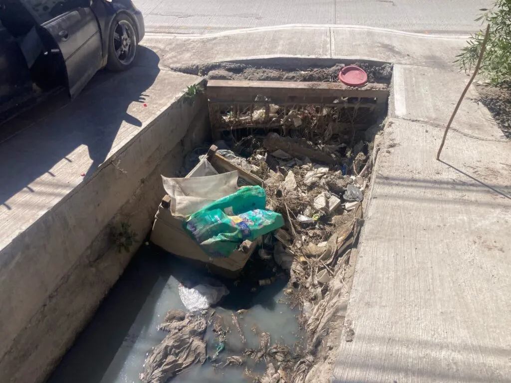 SIPDUS refuerza obras pluviales en el Bulevar Everardo Márquez