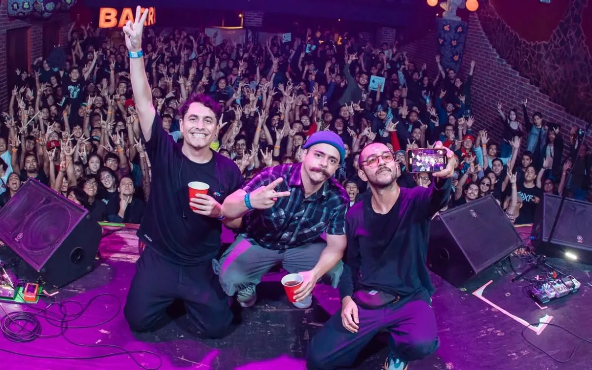 Chingadazo de Kung Fu en concierto.